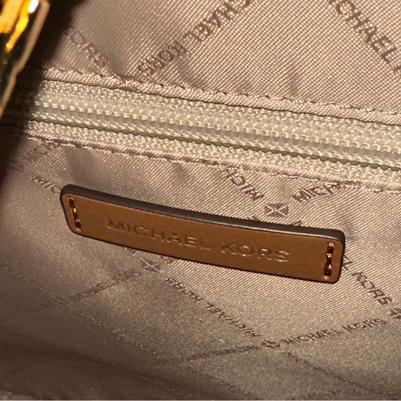 Michael Kors Jet Set Brown Multi Airplane Print Medium Carryall Tote Bag - Picture 5 of 7